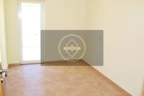 Moradia em banda T2+2 com garagem- Albufeira