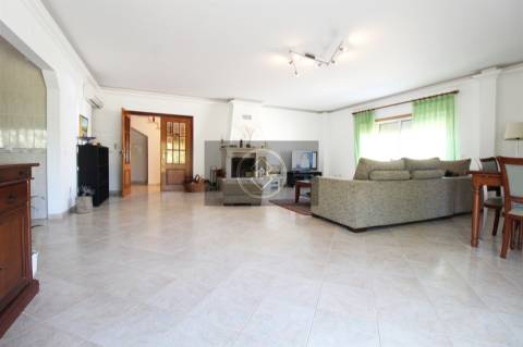 Moradia T5 com 4000m² de Terreno- Luz de Tavira