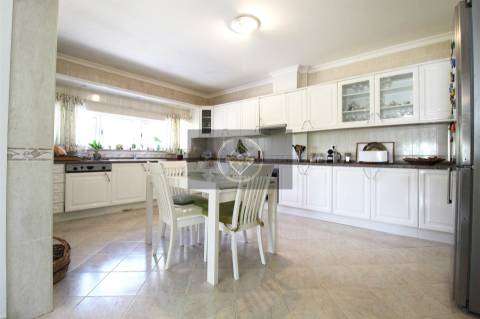 Moradia T5 com 4000m² de Terreno- Luz de Tavira