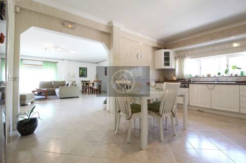 Moradia T5 com 4000m² de Terreno- Luz de Tavira