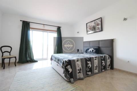 Moradia T5 com 4000m² de Terreno- Luz de Tavira