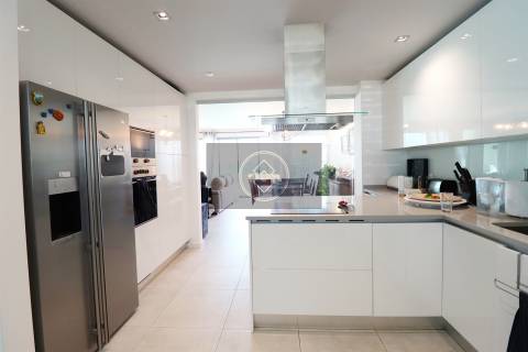 Moradia T3 com Piscina Privada - Centro da Cidade - Albufeira