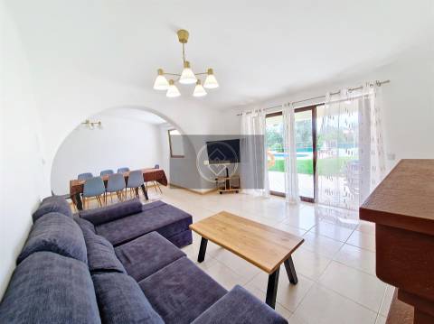 Moradia T4 com piscina - Albufeira