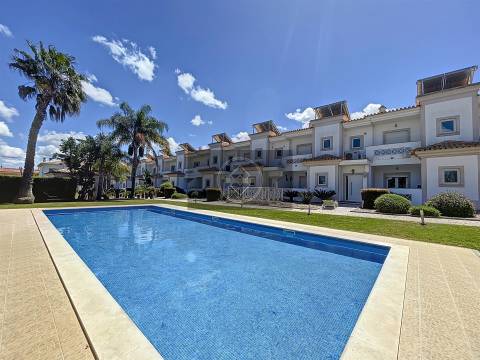 Moradia T3 com piscina - Albufeira