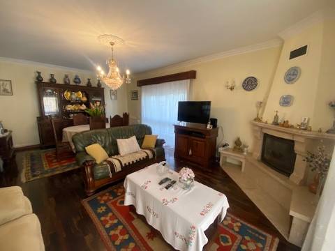 Moradia  tipo T3 em Nogueira