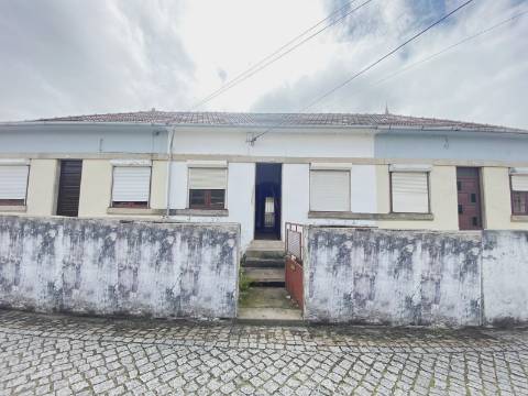 Moradia  na Maia com Terreno, Próxima ao Aeroporto e Metro