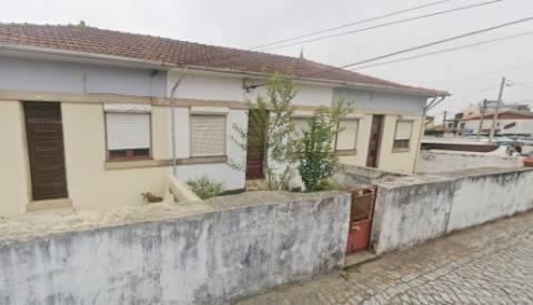 Moradia  na Maia com Terreno, Próxima ao Aeroporto e Metro