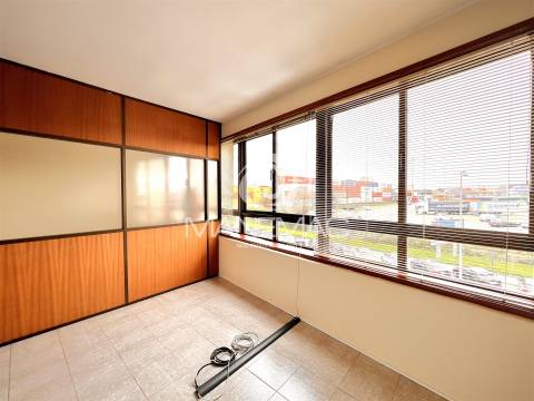 Escritório  Venda em Perafita, Lavra e Santa Cruz do Bispo,Matosinhos