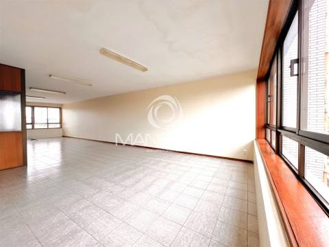 Escritório  Venda em Perafita, Lavra e Santa Cruz do Bispo,Matosinhos