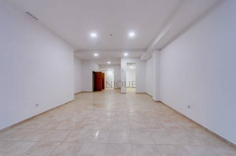 Loja  Venda em Cedofeita, Santo Ildefonso, Sé, Miragaia, São Nicolau e Vitória,Porto