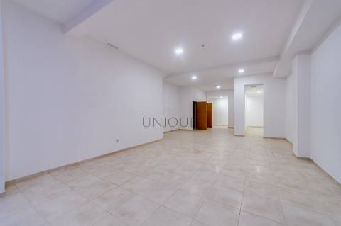 Loja  Venda em Cedofeita, Santo Ildefonso, Sé, Miragaia, São Nicolau e Vitória,Porto