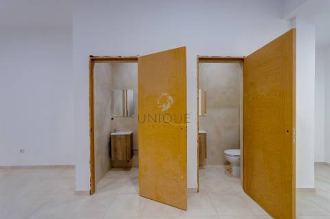 Loja  Venda em Cedofeita, Santo Ildefonso, Sé, Miragaia, São Nicolau e Vitória,Porto