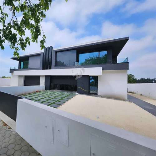 Moradia T4 moderna a 5 minutos do centro de Aveiro