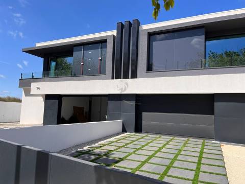 Moradia T4 moderna a 5 minutos do centro de Aveiro