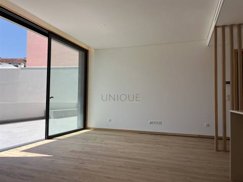 Apartamento T2 no centro de Aveiro com arrumos e lugar de garagem