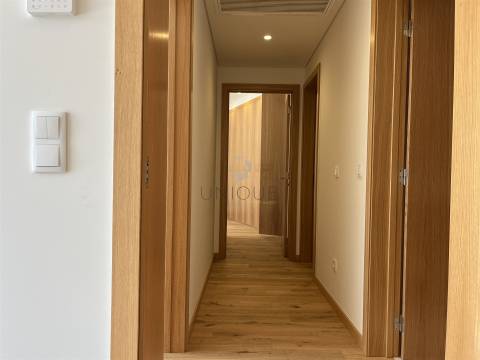 Apartamento T2 no centro de Aveiro com arrumos e lugar de garagem