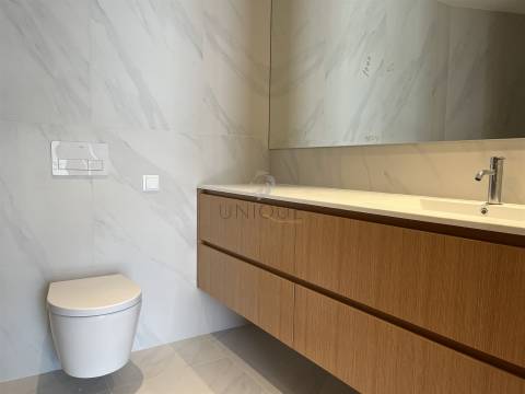 Apartamento T2 no centro de Aveiro com arrumos e lugar de garagem