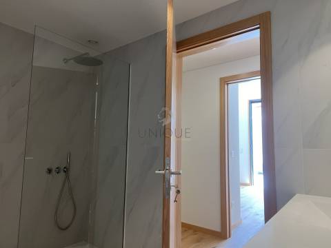 Apartamento T2 no centro de Aveiro com arrumos e lugar de garagem