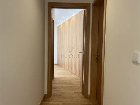 Apartamento T2 no centro de Aveiro com arrumos e lugar de garagem