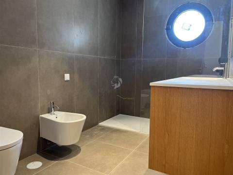 Apartamento T2 no centro de Aveiro com arrumos e lugar de garagem