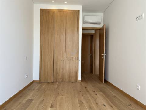 Apartamento T2 no centro de Aveiro com arrumos e lugar de garagem