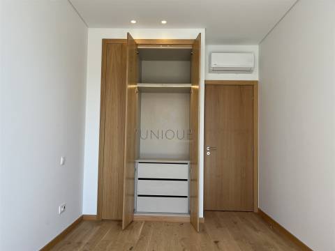 Apartamento T2 no centro de Aveiro com arrumos e lugar de garagem