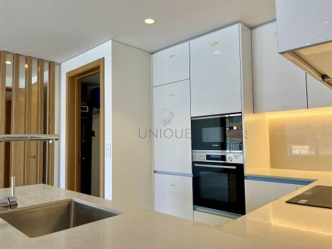 Apartamento T2 no centro de Aveiro com arrumos e lugar de garagem