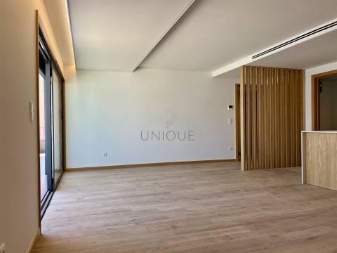 Apartamento T2 no centro de Aveiro com arrumos e lugar de garagem