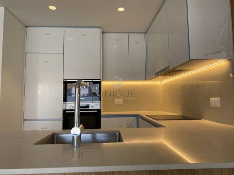 Apartamento T2 no centro de Aveiro com arrumos e lugar de garagem