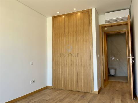 Apartamento T2 no centro de Aveiro com arrumos e lugar de garagem