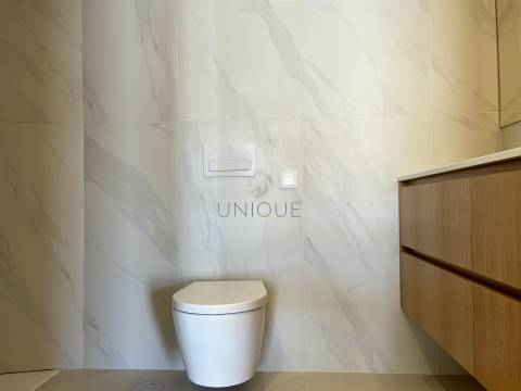 Apartamento T2 no centro de Aveiro com arrumos e lugar de garagem