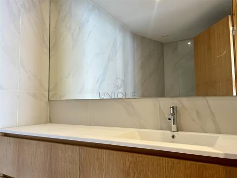 Apartamento T2 no centro de Aveiro com arrumos e lugar de garagem