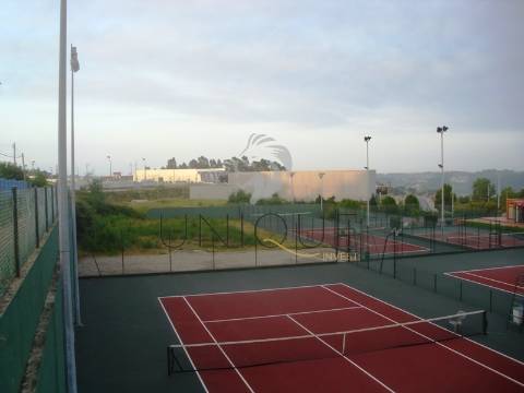 Apartamento T3 no Centro de Oliveira de Azeméis | Novo com Varanda e Garagem