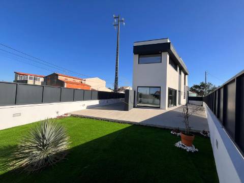 Moradia T3 na Gafanha do Carmo, Ílhavo | Moderna, Perto da Praia e Garagem