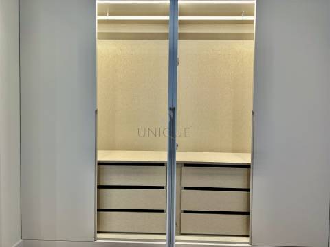 Apartamento T3 Duplex em Vila Nova de Gaia | Vista Rio e Mar, Varanda e Garagem