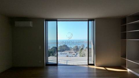 Apartamento T3 Duplex em Vila Nova de Gaia | Vista Rio e Mar, Varanda e Garagem