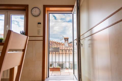 Moradia T4 em Esgueira, Aveiro | 3 Pisos, Anexos e Quintal 600m²