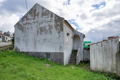 Moradia T4 para renovar