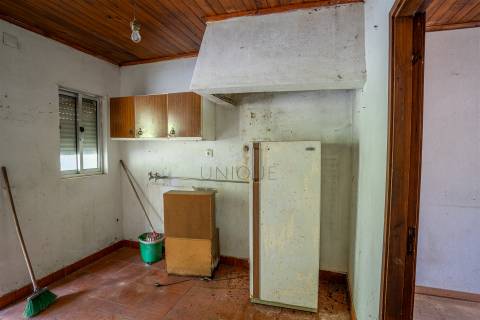 Moradia T4 para renovar