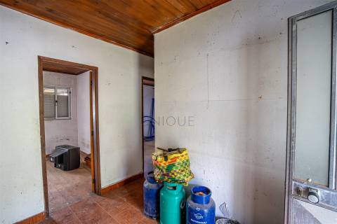 Moradia T4 para renovar