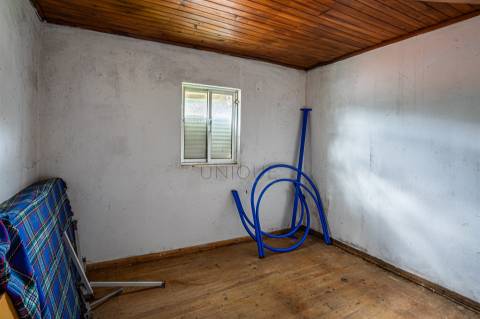 Moradia T4 para renovar