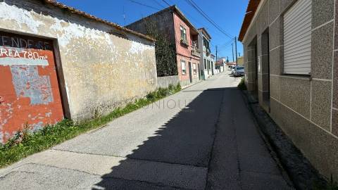 Moradia T4 para Recuperar em Esgueira | Terreno 435m²