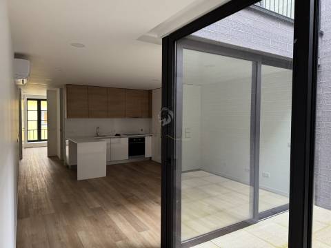 Apartamento T1 Novo no Centro de Aveiro | Varanda e Garagem