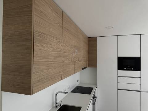 Apartamento T1 Novo no Centro de Aveiro | Varanda e Garagem