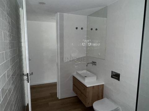 Apartamento T1 Novo no Centro de Aveiro | Varanda e Garagem