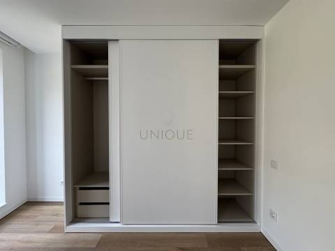 Apartamento T1 Novo no Centro de Aveiro | Varanda e Garagem