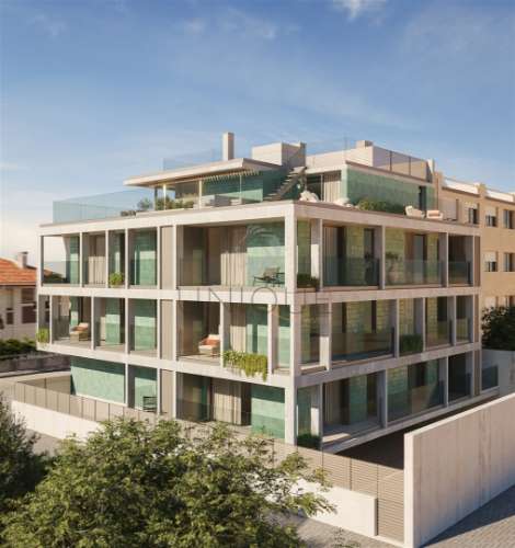 T4 Duplex Exclusivo na Praia da Barra | Terraço Panorâmico e Piscina Privativa