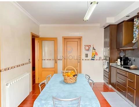 Moradia T4 em Bragança | Espaço, Conforto e Localização Central