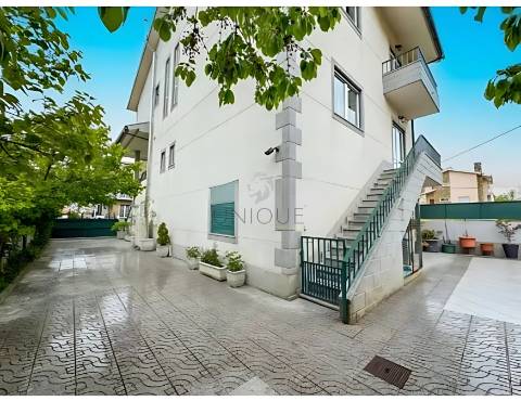 Moradia T4 em Bragança | Espaço, Conforto e Localização Central