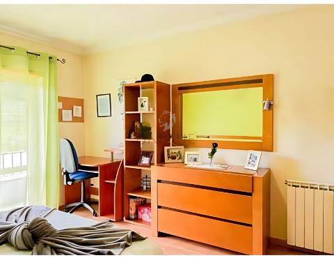 Moradia T4 em Bragança | Espaço, Conforto e Localização Central